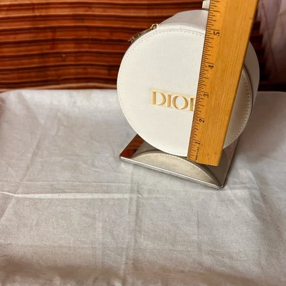 NWOT Dior Original Vanity case, a luxury item from French  Christian Dior - Picture 4 of 11